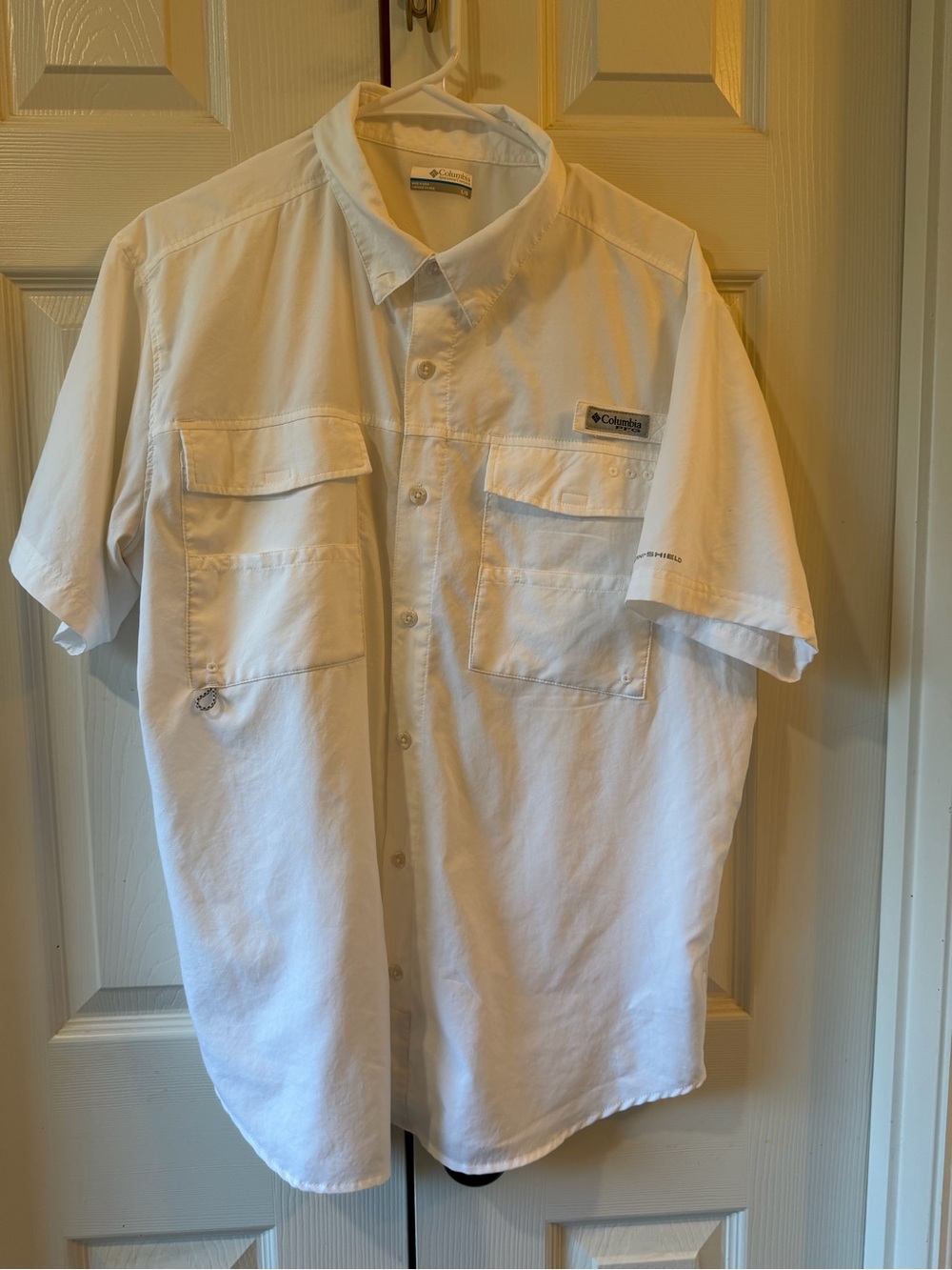 Columbia Men’s Short Sleeve Button-Front White Fishing Shirt size L